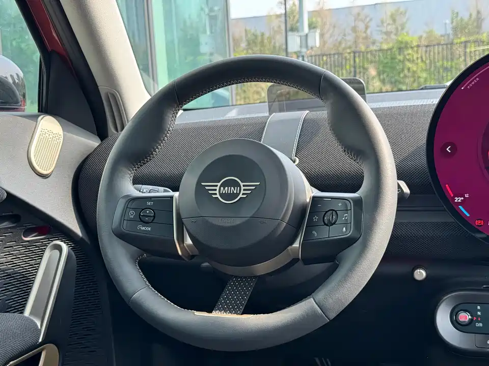 MINI Electric ACEMAN