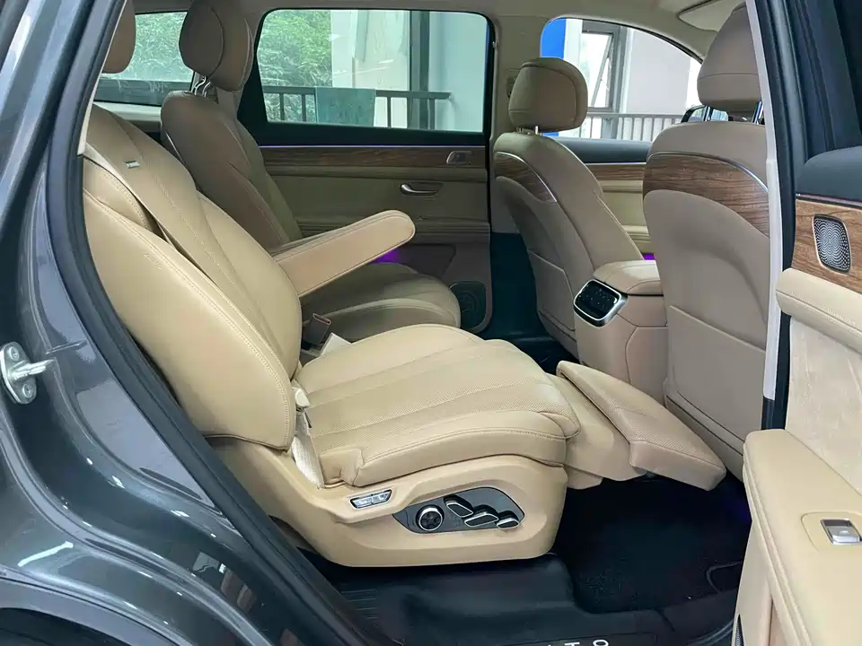 AITO Ask the world M7