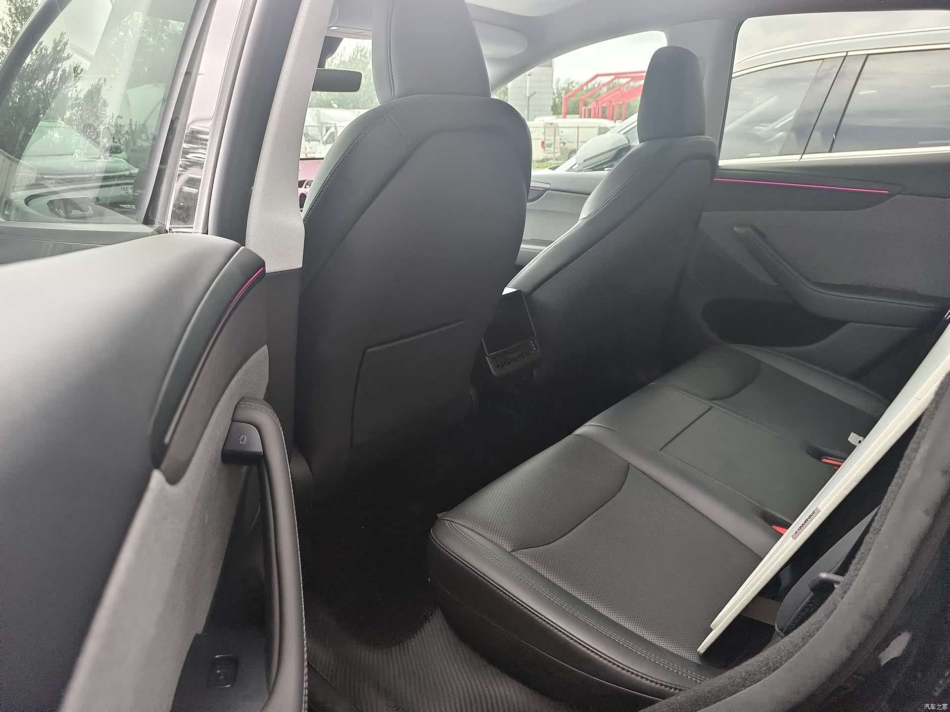 Tesla Model Y, 2025 4