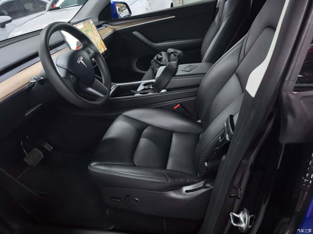 Tesla Model Y, 2021 11