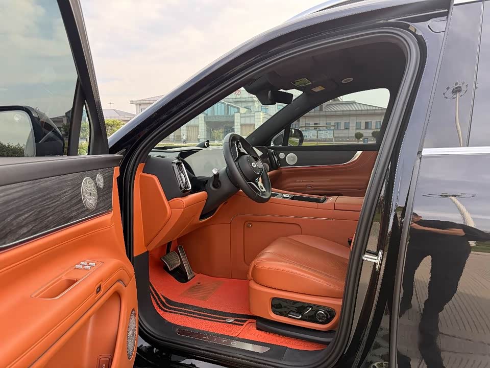 AITO Ask the world M9