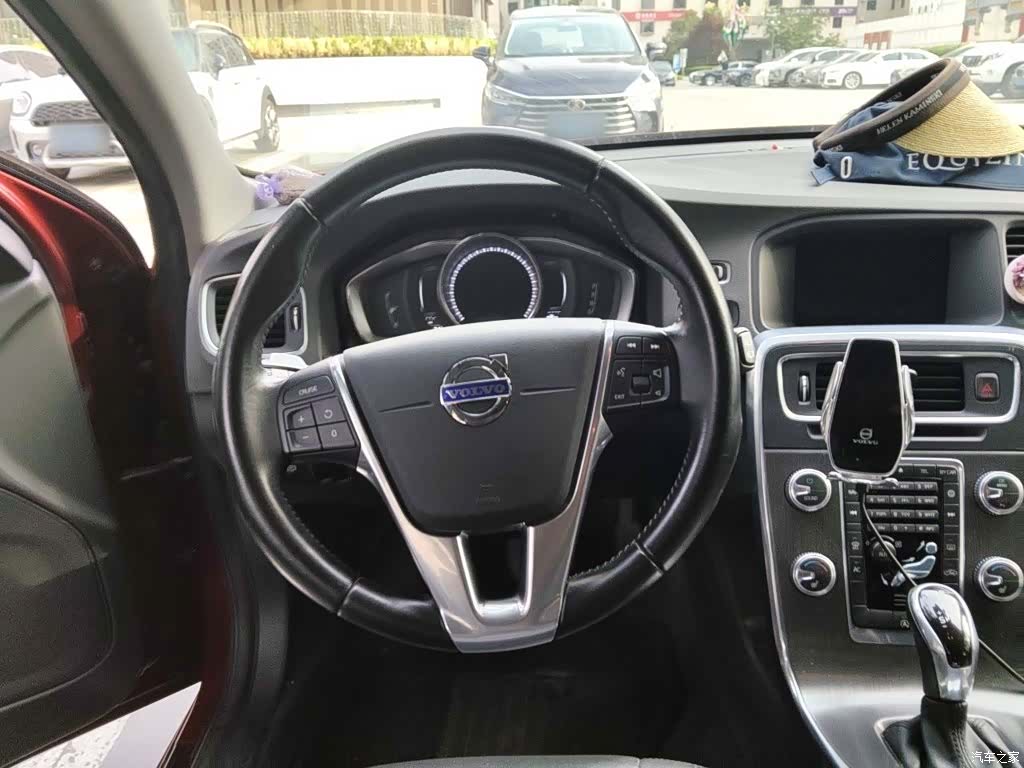 Volvo V60, 2016 3