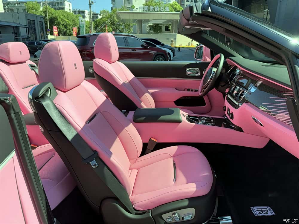 Rolls-Royce Black, 2023 16