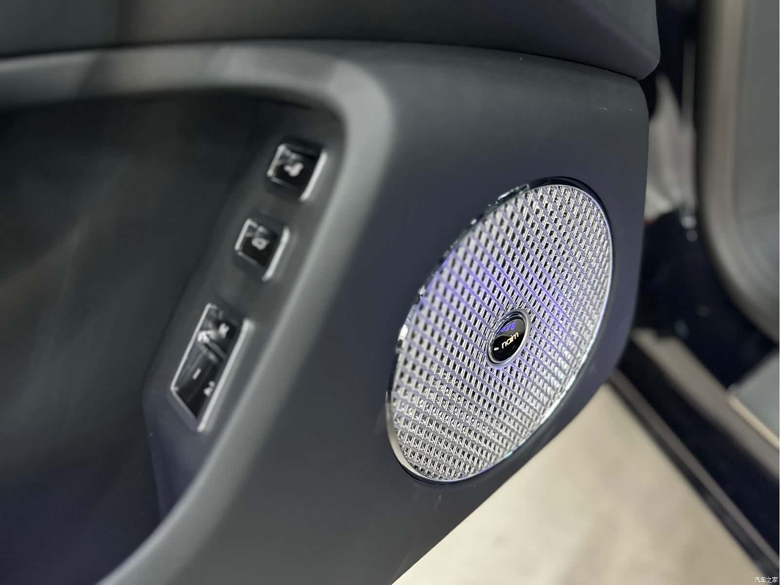 Bentley Flying Spur, 2022 8