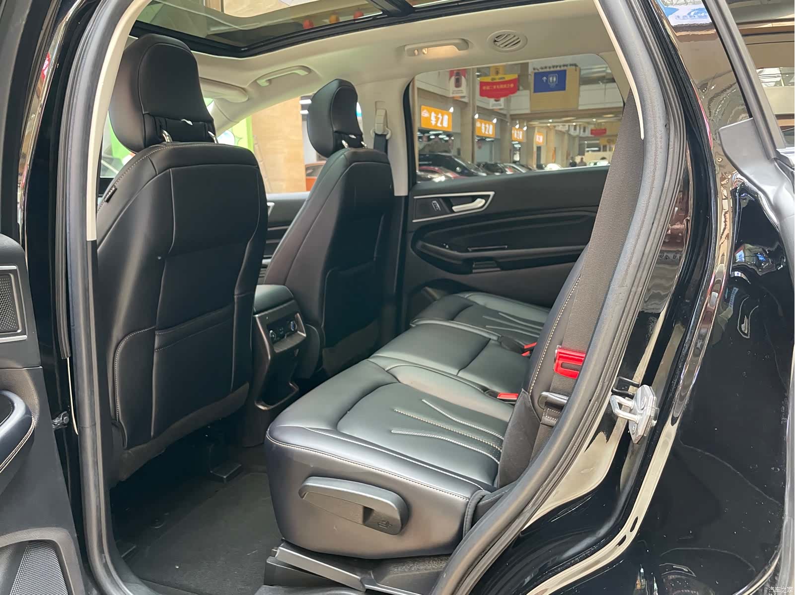 Ford Edge, 2022 13