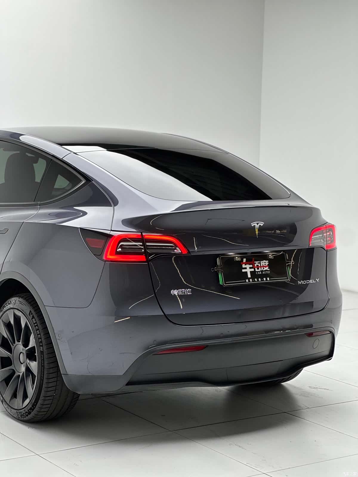 Tesla Model Y, 2021 12