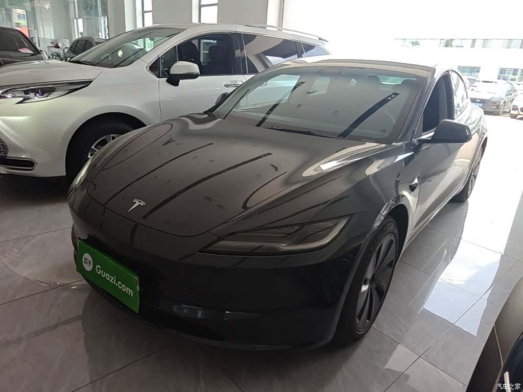 Tesla Model 3, 2025 2
