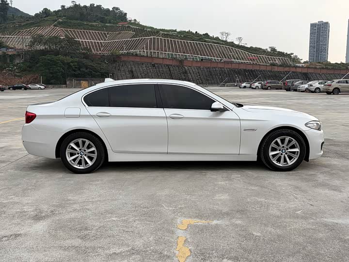 BMW 5 Series 2014 520Li dian ya xing