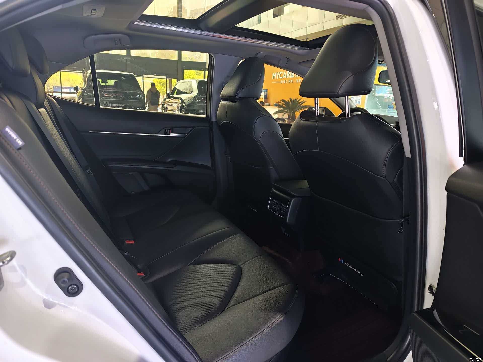Toyota Camry, 2022 11