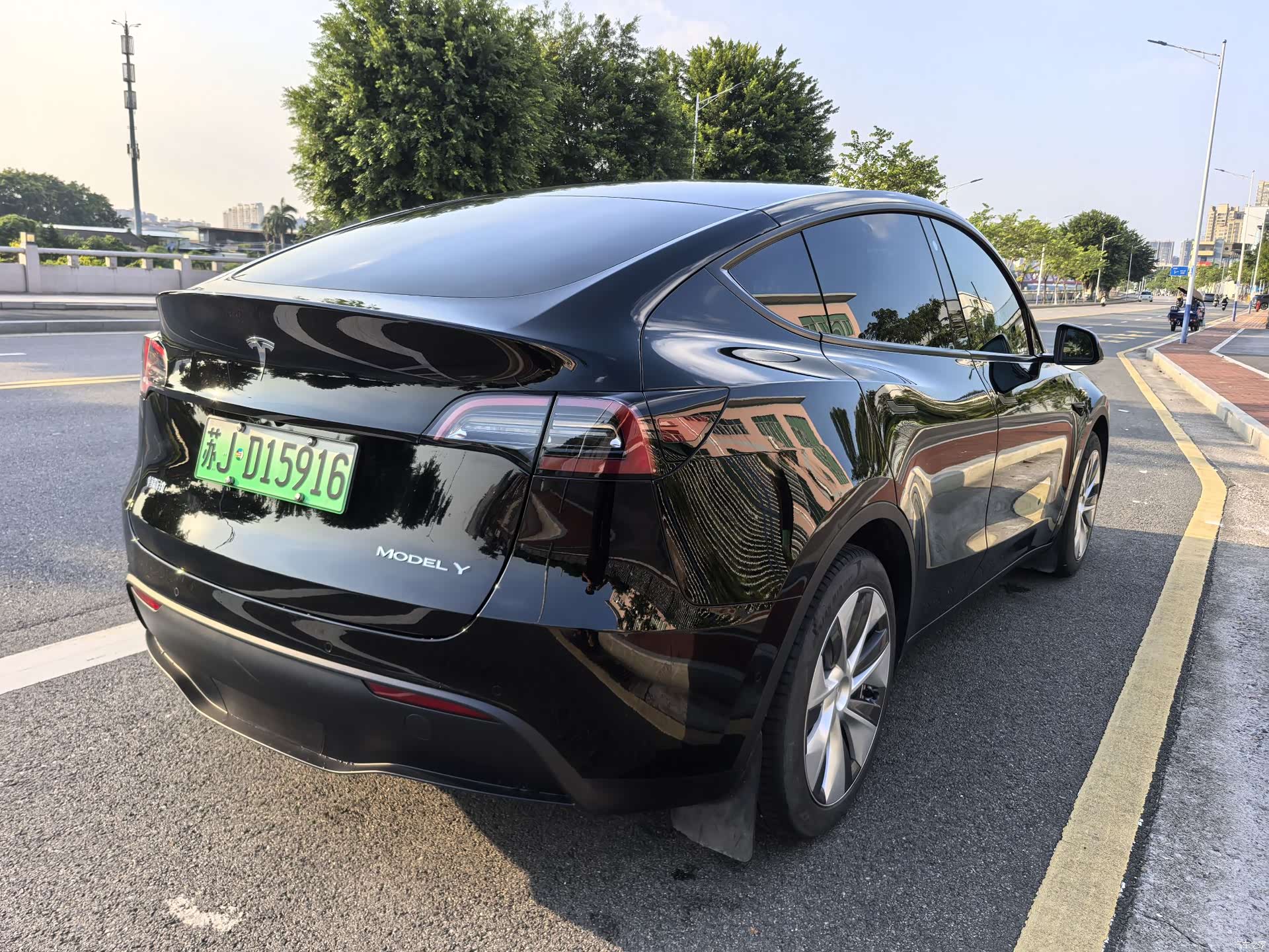 Tesla Model Y, 2022 все фото