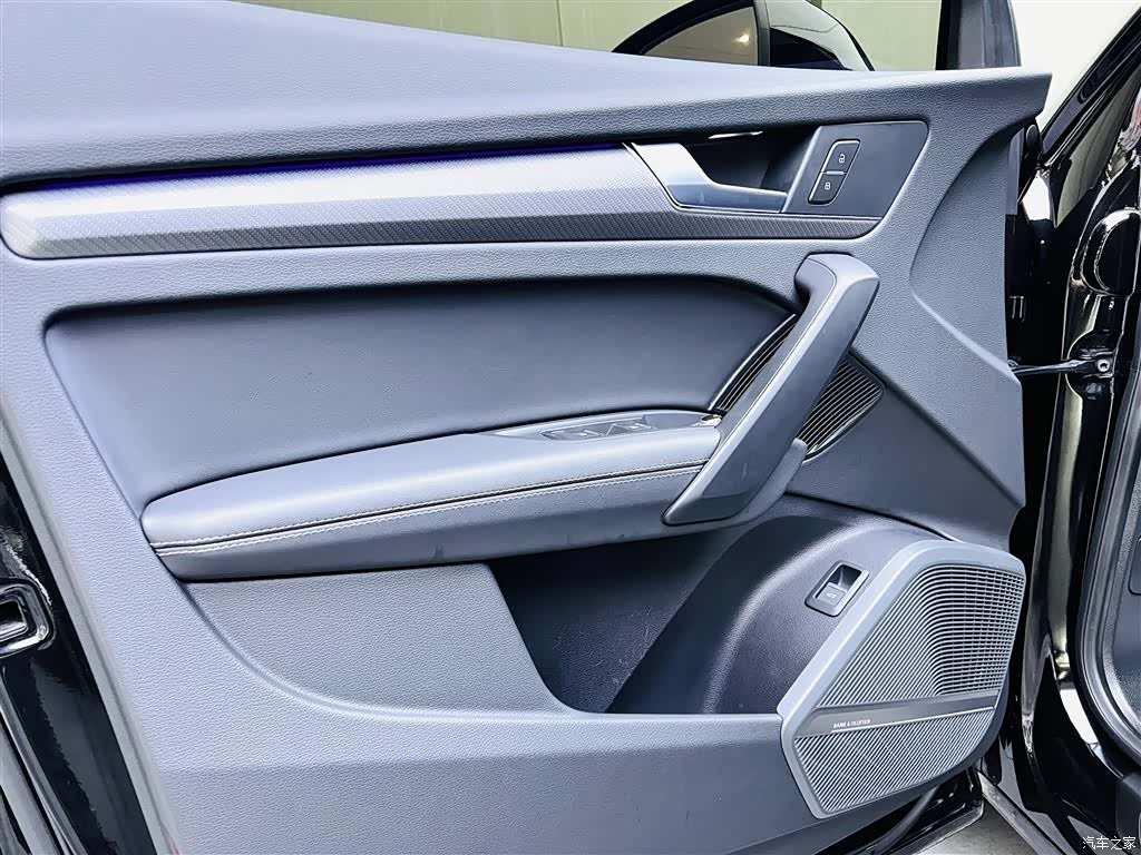 Audi Q5L, 2022 11