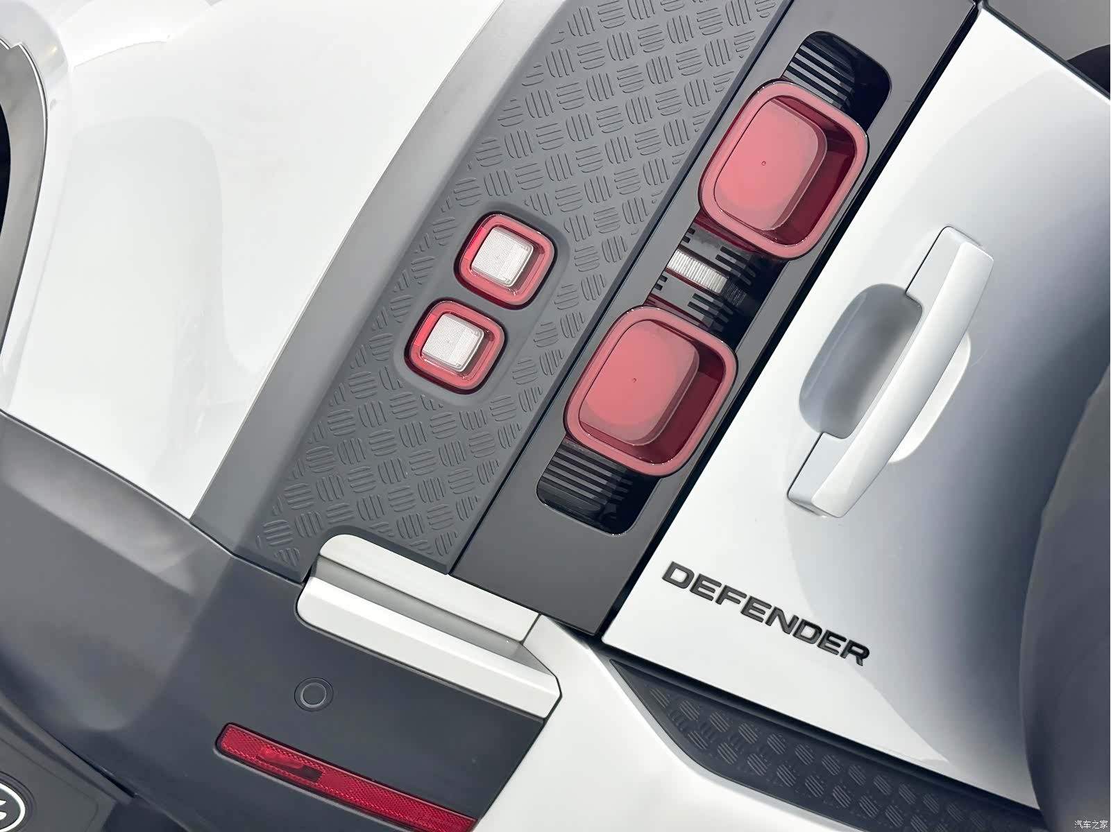 Land Rover Defender, 2021 19