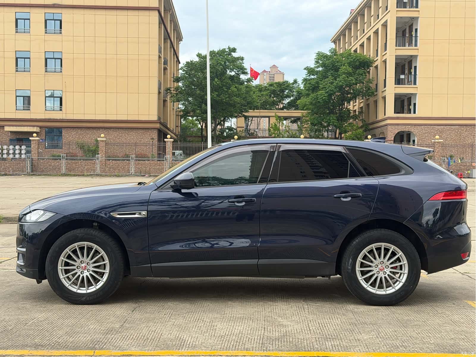 Jaguar F-PACE, 2018 8