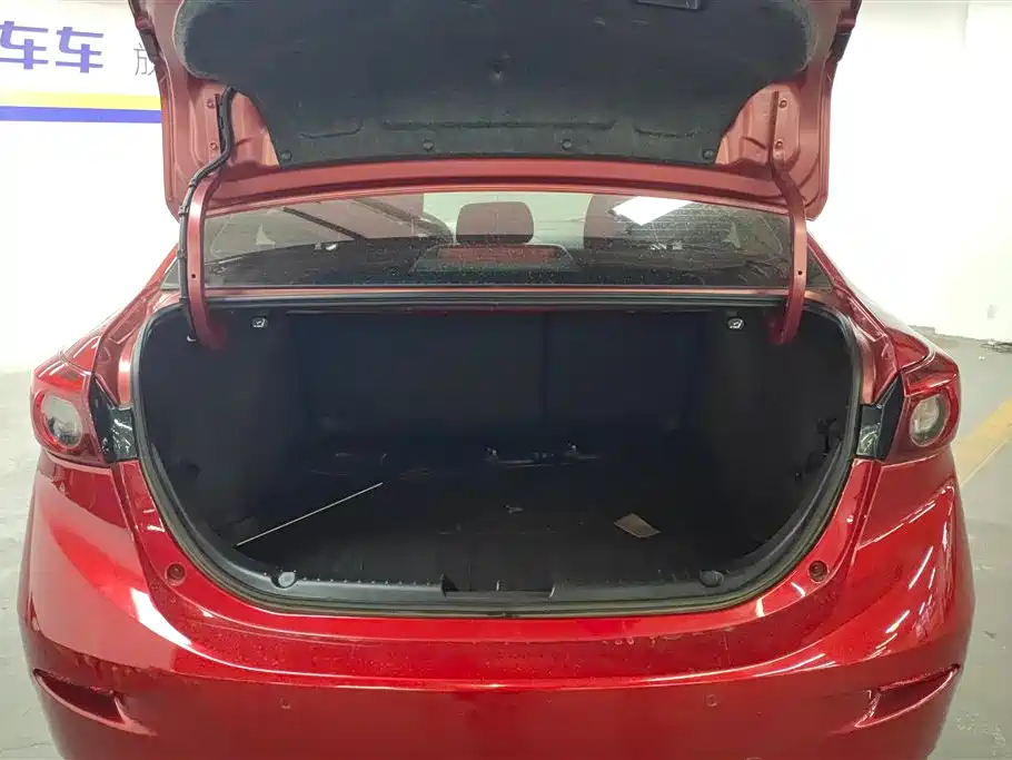 Mazda 3 Angkesaila