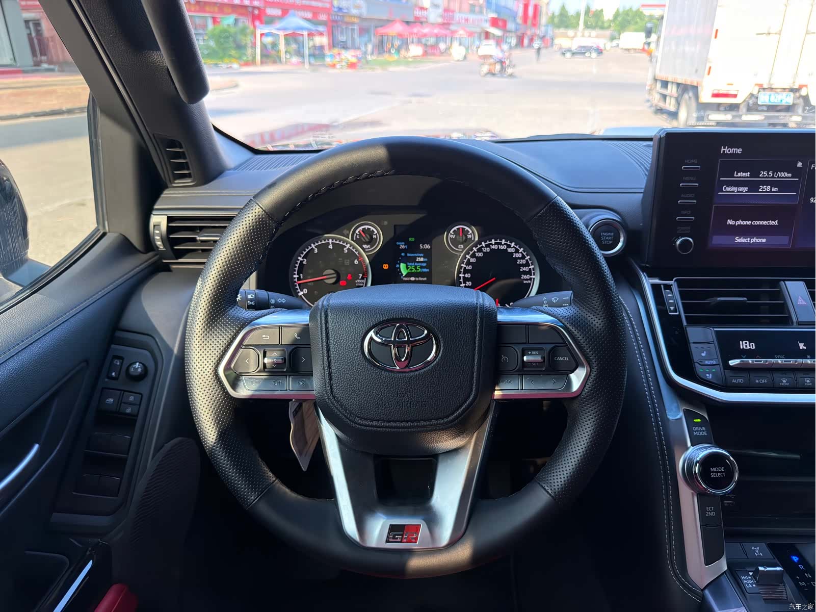 Toyota Land Cruiser, 2024 11