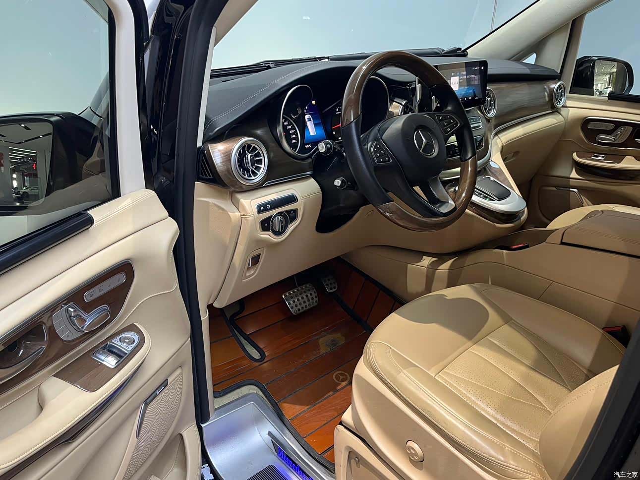 Mercedes-Benz V-Class, 2022 7
