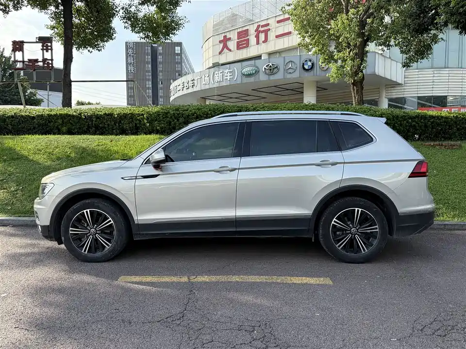 Volkswagen Tiguan L