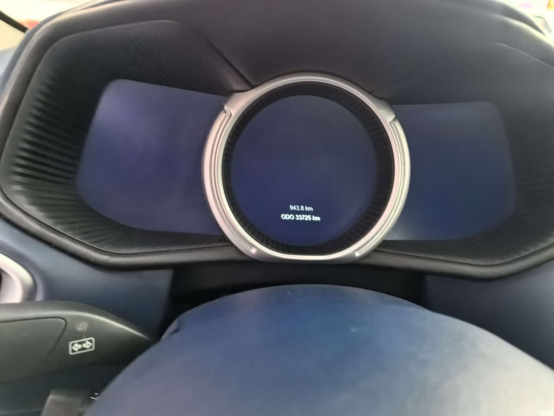 Aston Martin DB11, 2019 11