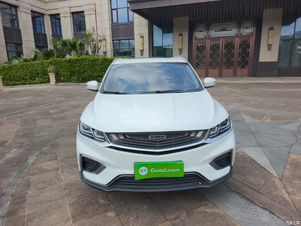 Geely Coolray, 2021 3