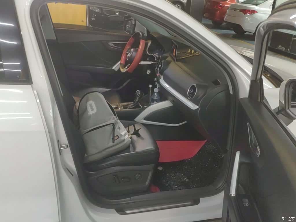 Audi Q2L, 2019 25
