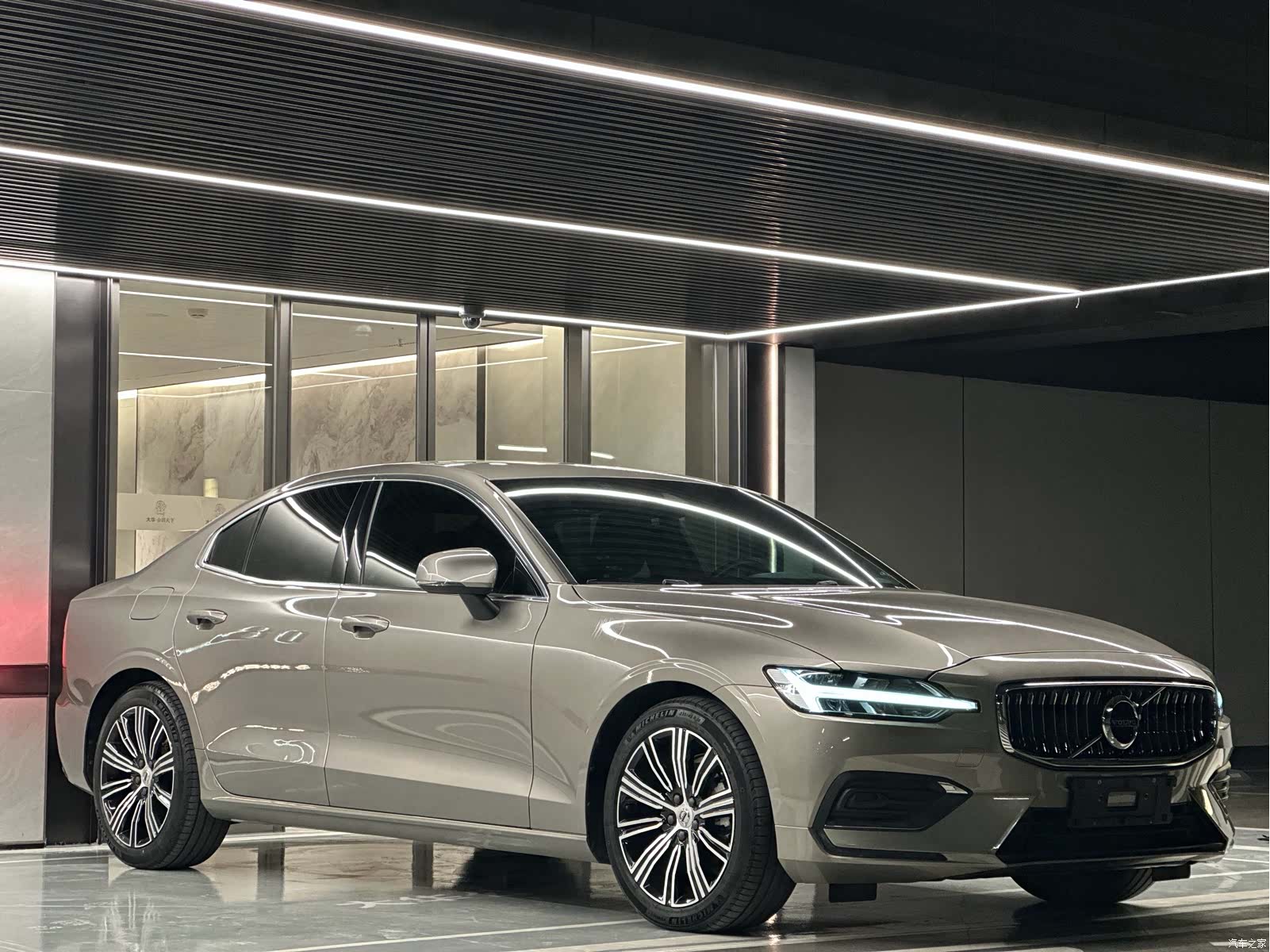 Volvo S60, 2021 3