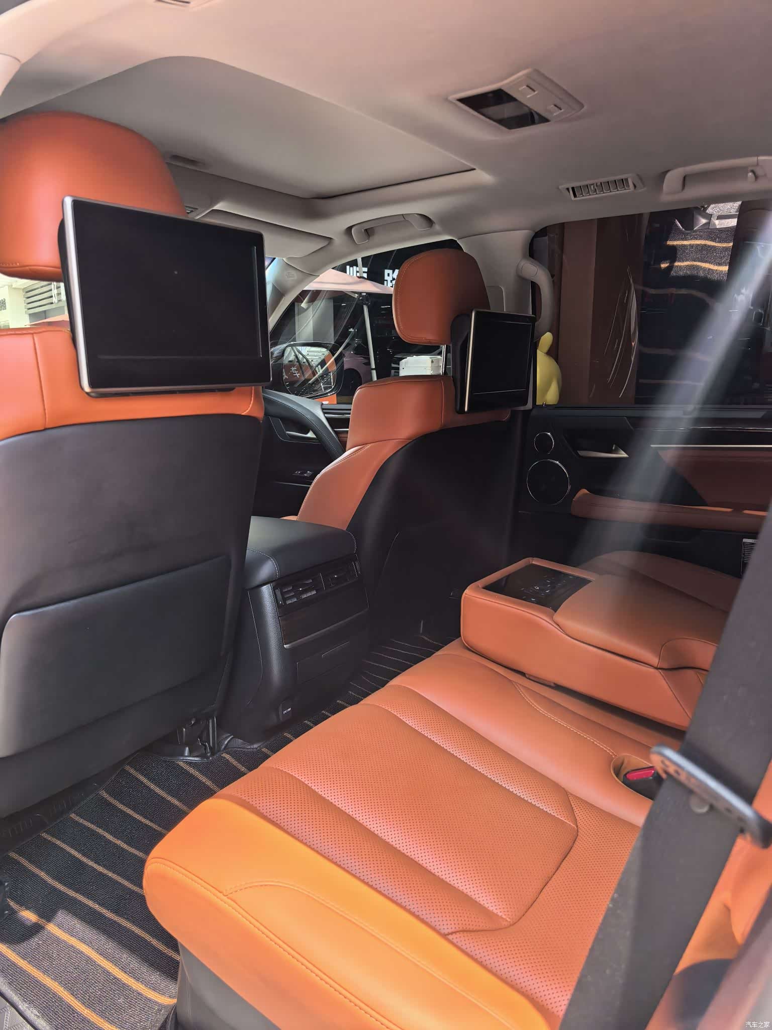 Lexus LX, 2019 10