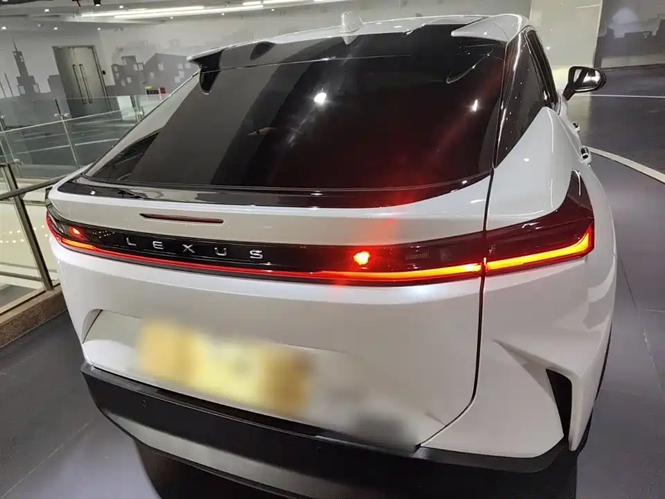 Lexus RZ