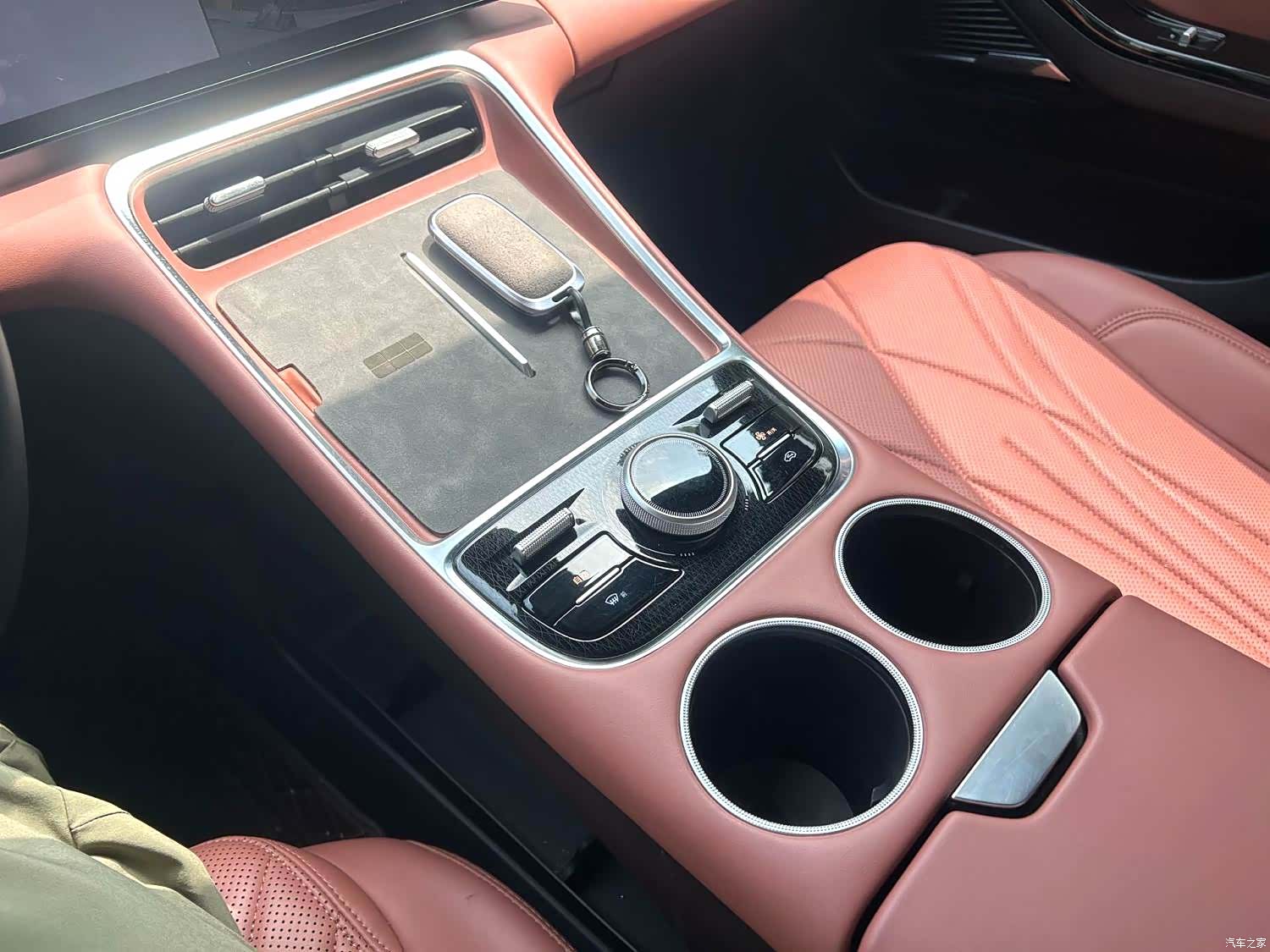 Geely Galaxy L6, 2025 8