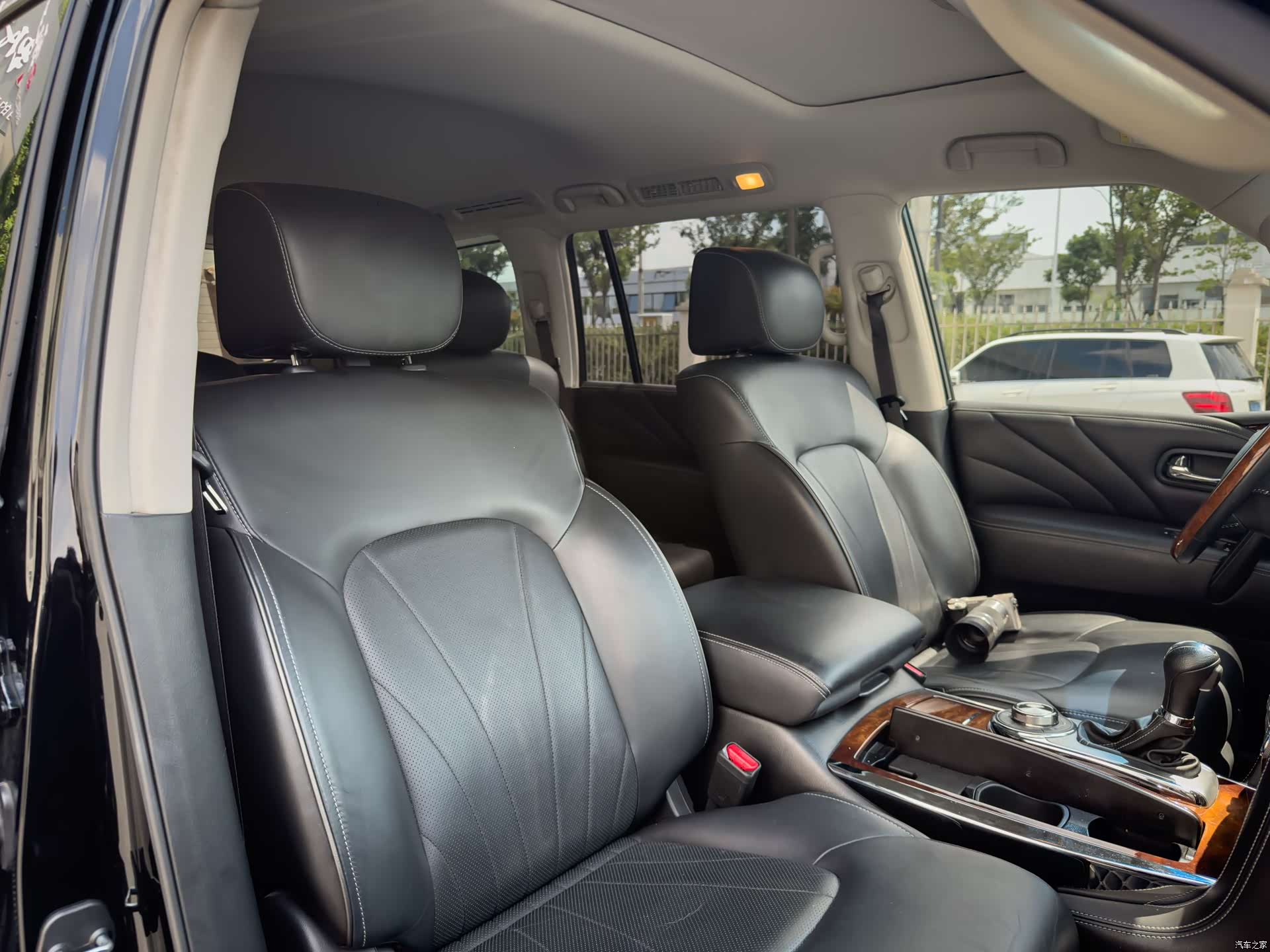 Infiniti QX80, 2017 10
