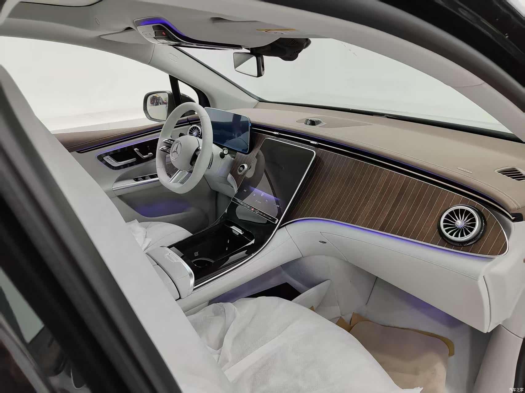 Mercedes-Benz EQE, 2025 18
