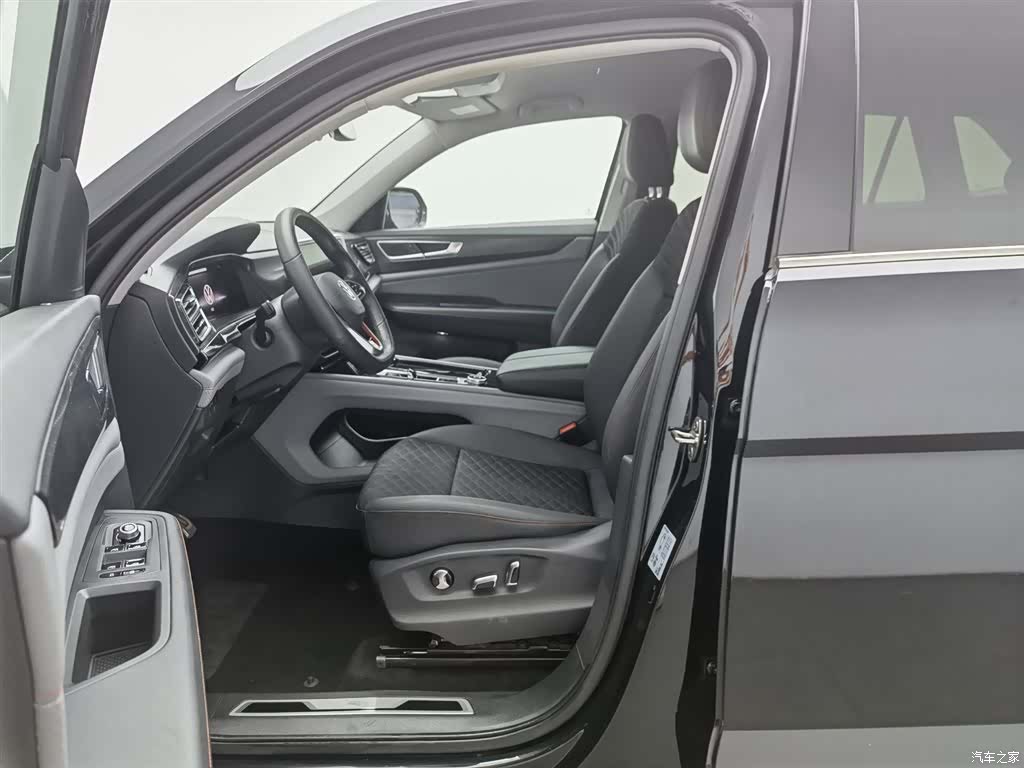 Volkswagen Teramont X, 2024 10