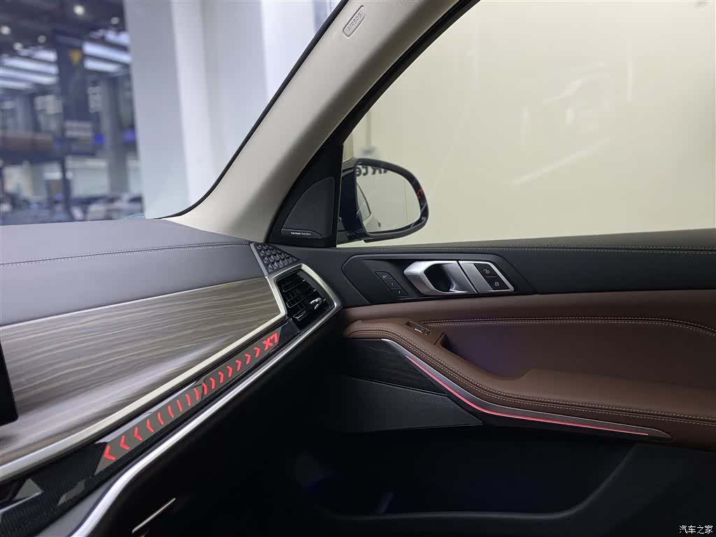 BMW X7, 2024 28