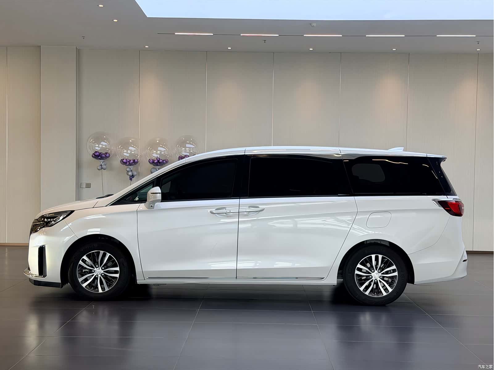 Buick GL8, 2024 4