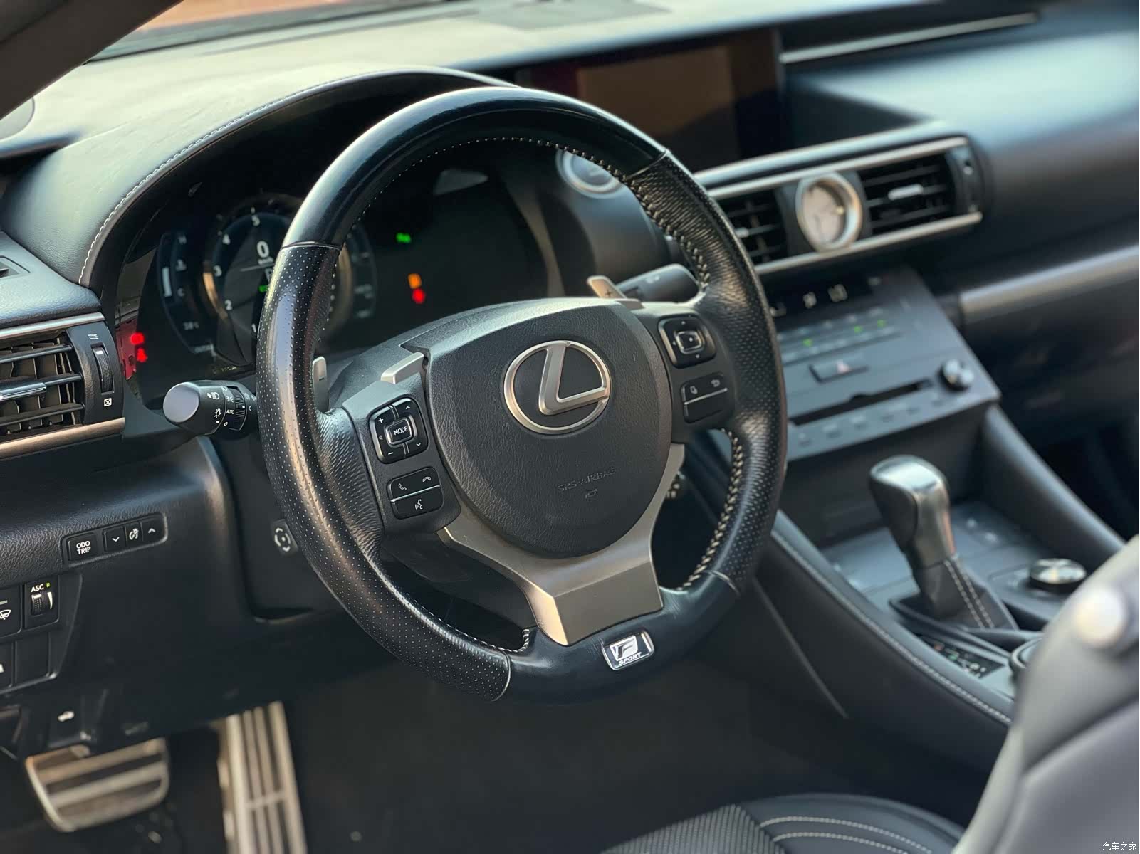 Lexus RC, 2017 13