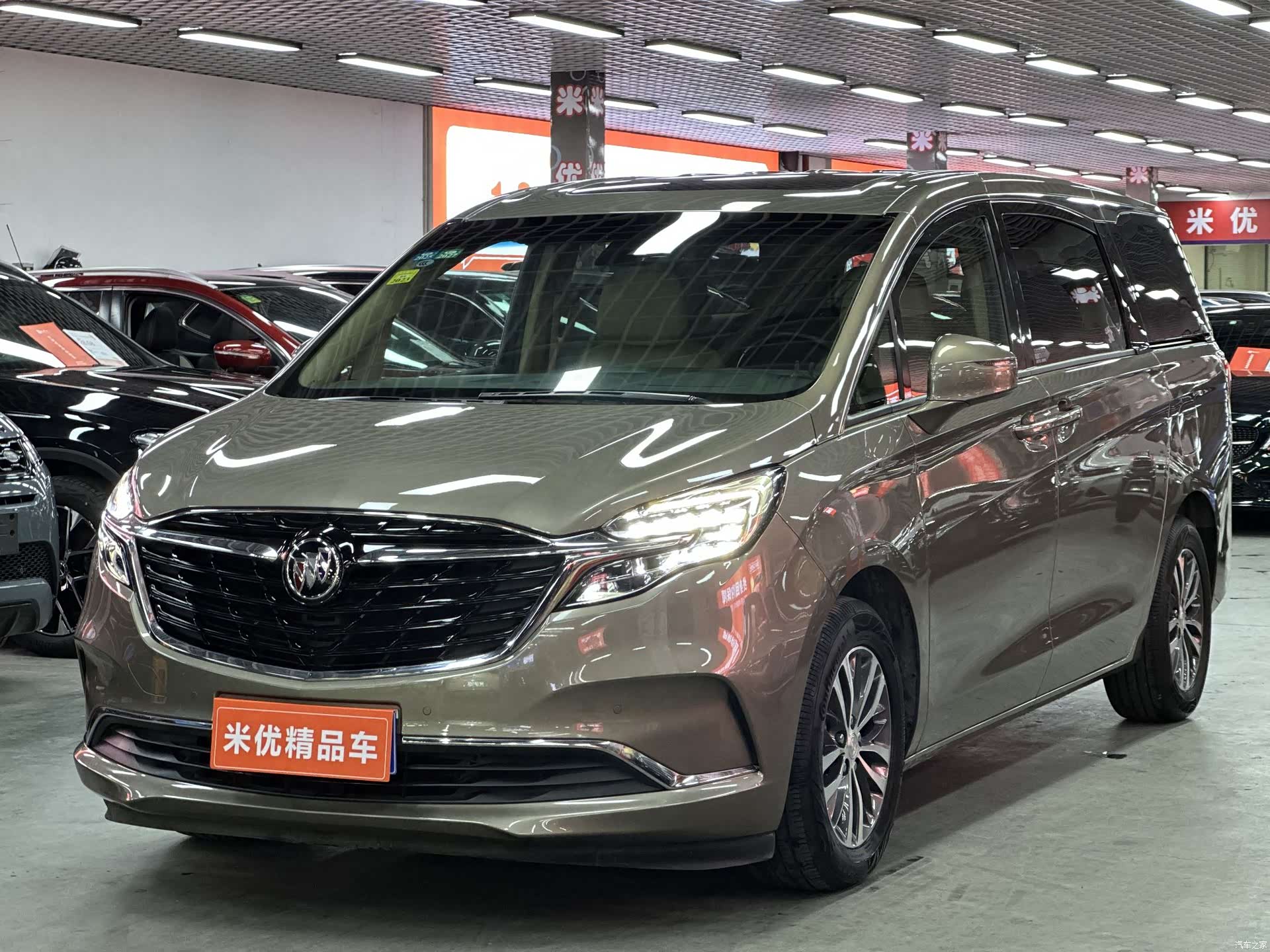 Buick GL8, 2021 1