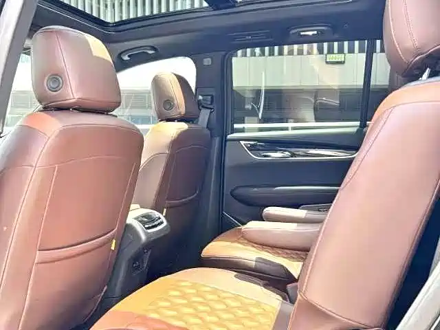Cadillac XT6