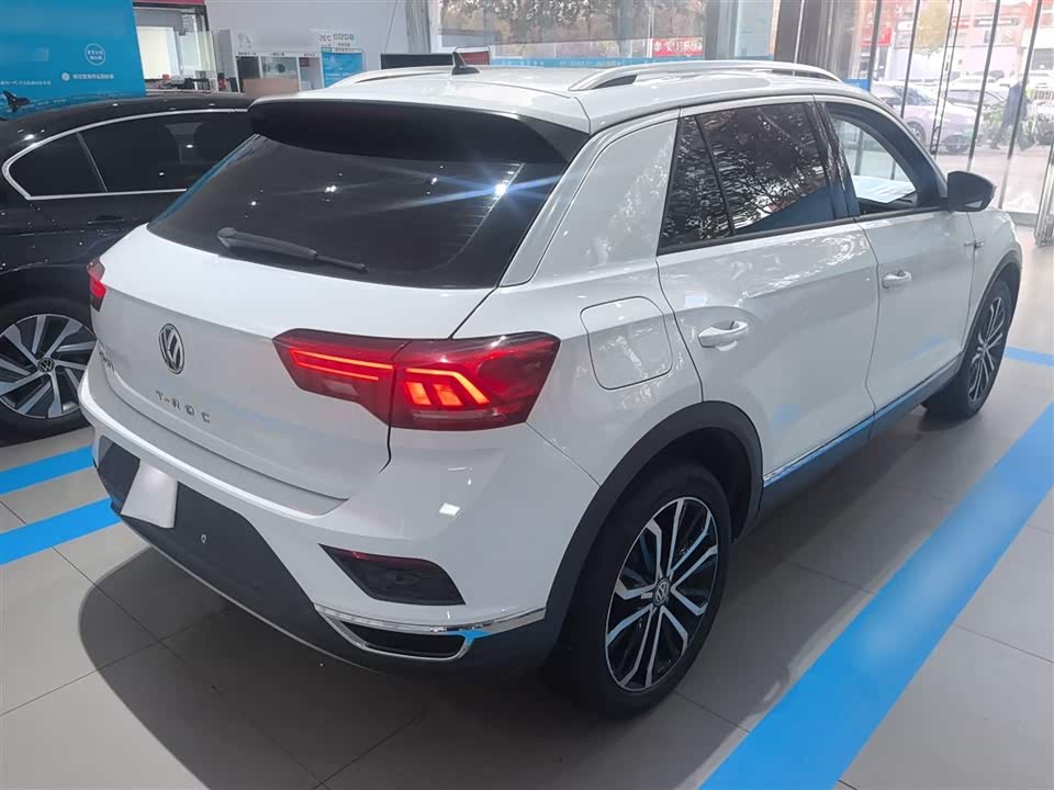 Volkswagen T-ROC exploring Songs