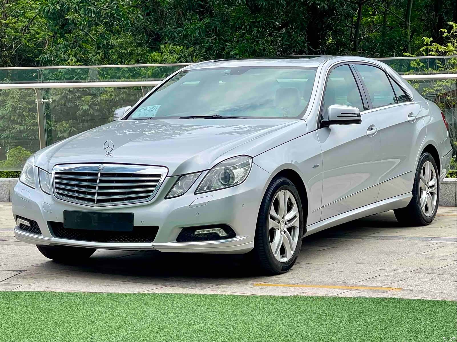 Mercedes-Benz E-Class, 2010 1