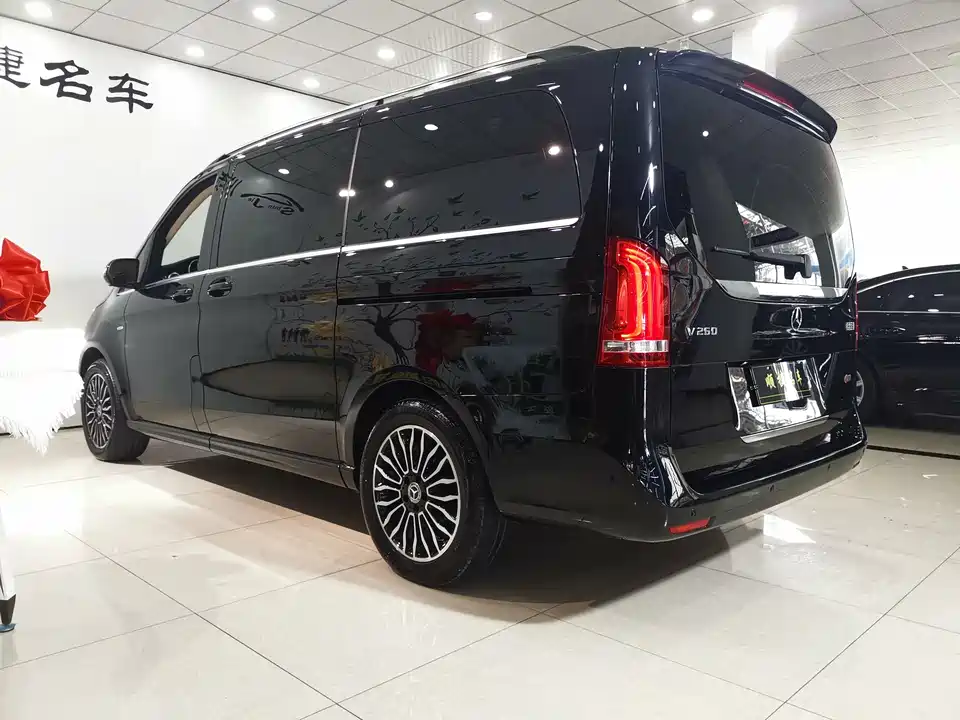 Mercedes-Benz V-class