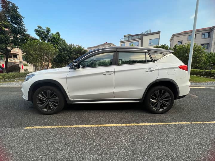 BYD Song xin neng yuan 2019 Song DM 1.5TID zhi lian rui yao xing