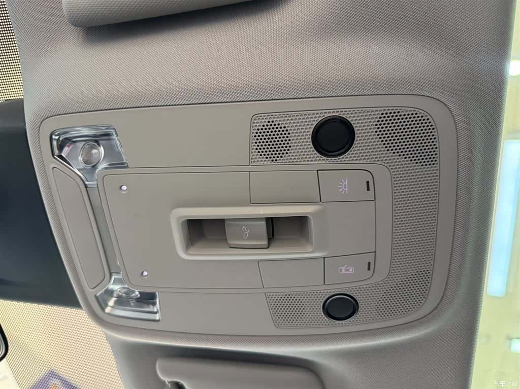 Audi Q2L, 2022 14