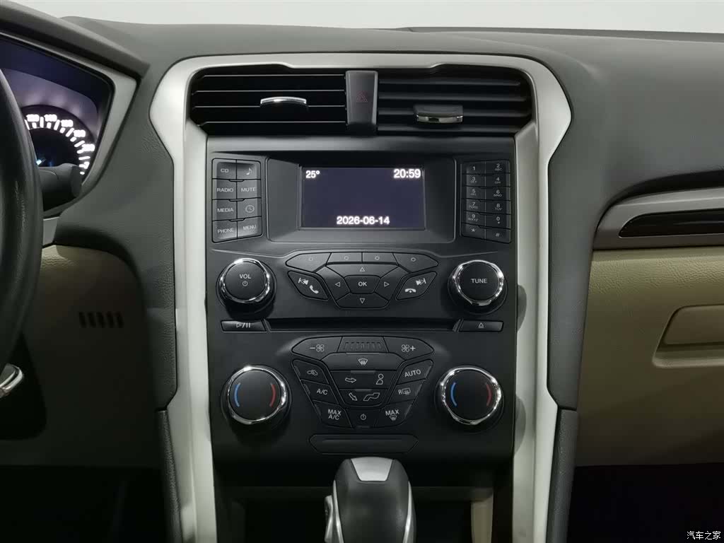 Ford Mondeo, 2014 12