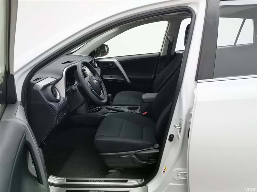 Toyota RAV4, 2018 10