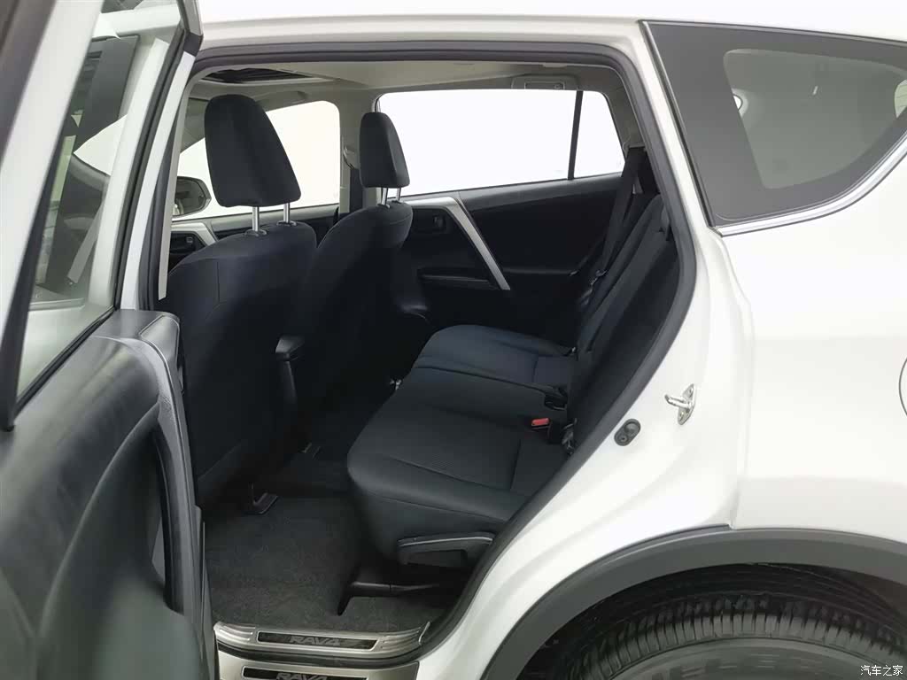 Toyota RAV4, 2018 15