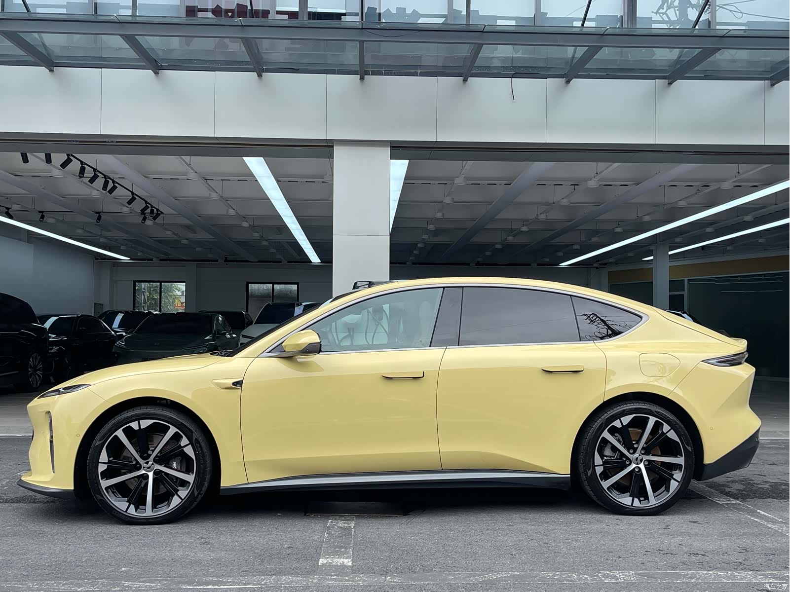NIO ET5, 2022 все фото