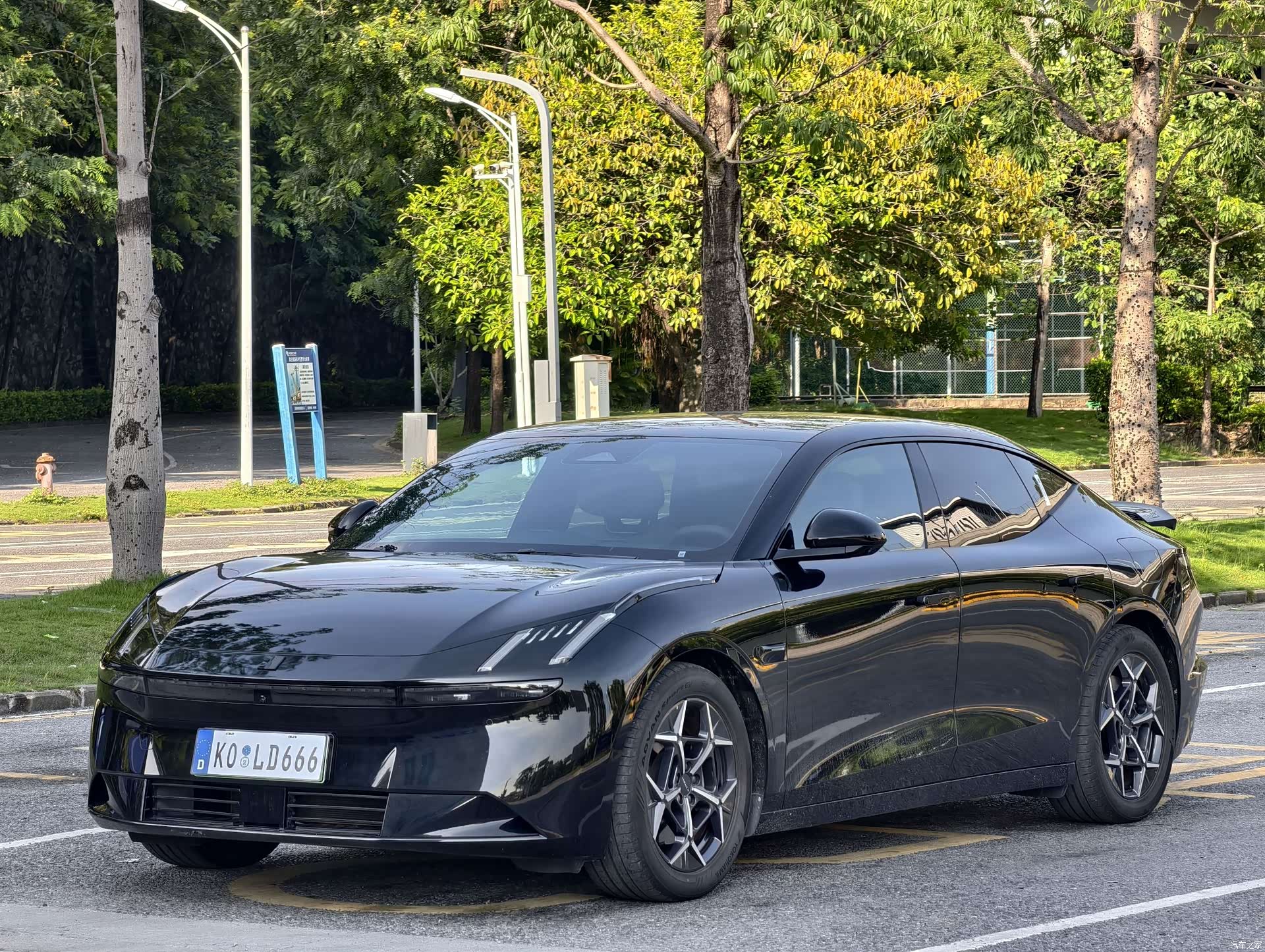 Lynk & Co Z10