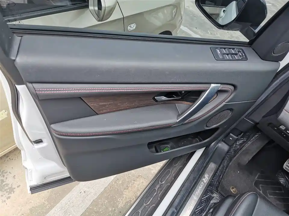 Land Rover Discover sports