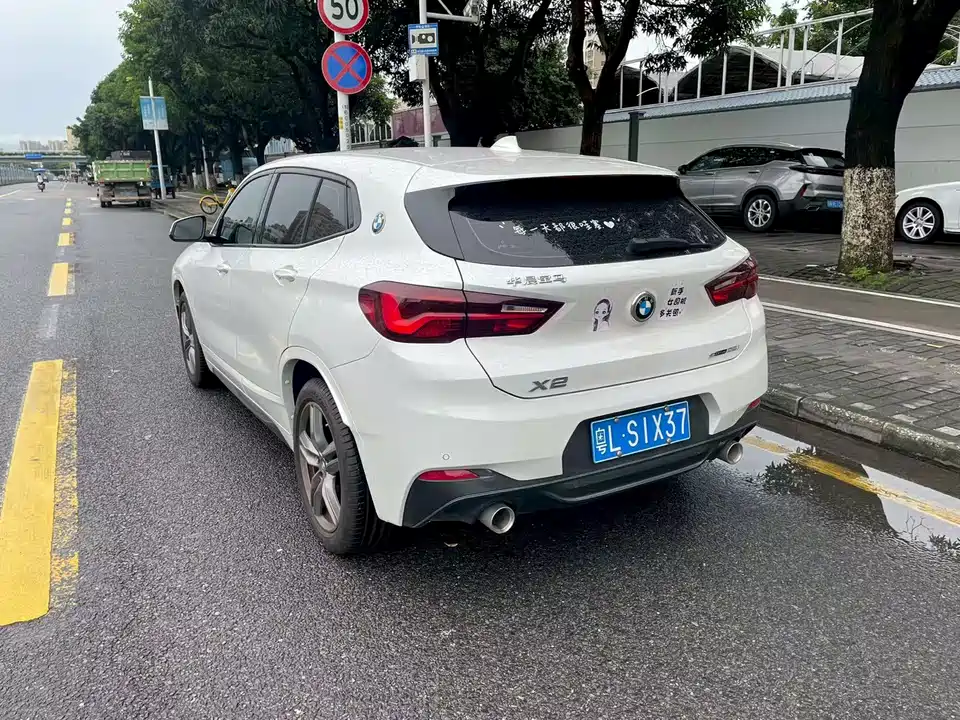 BMW X2