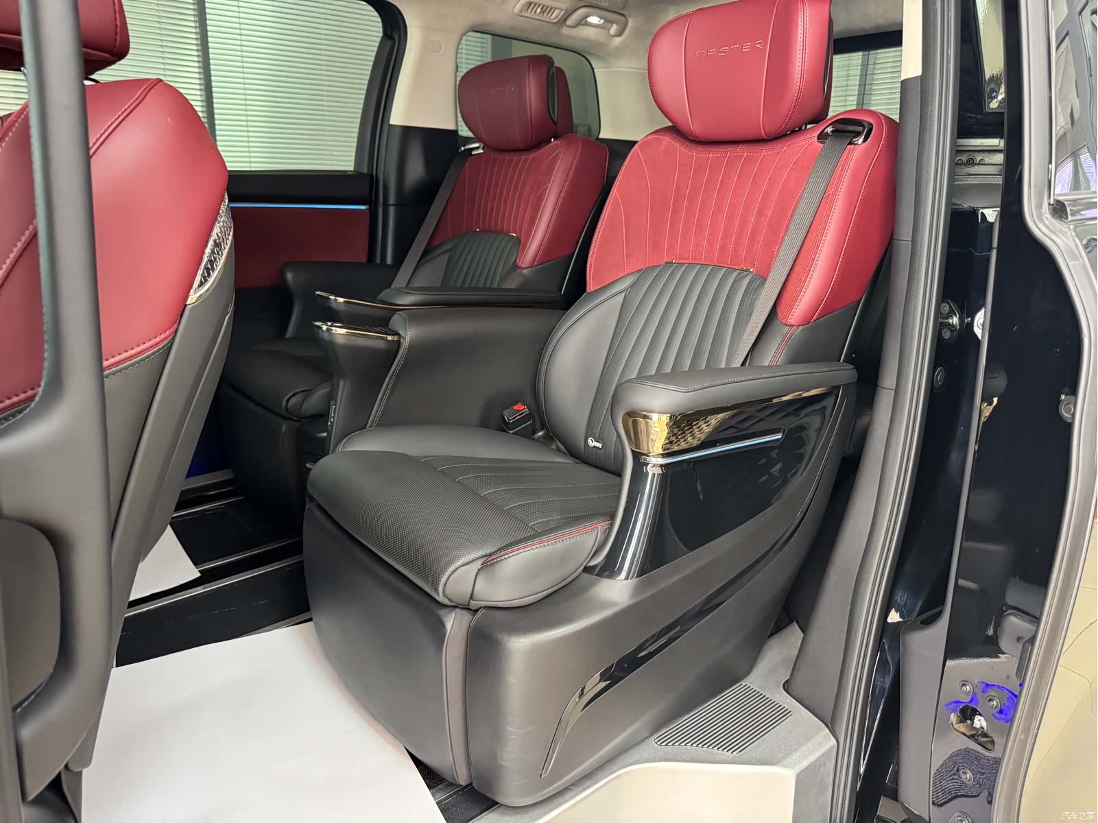 Trumpchi E9, 2024 12