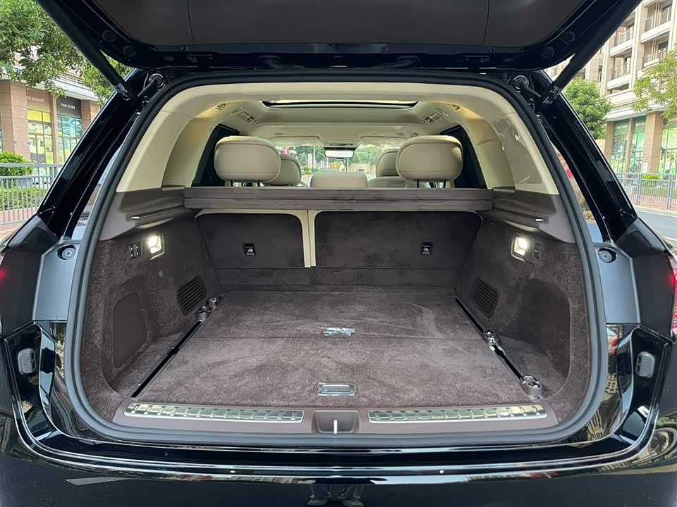 AITO Ask the world M9